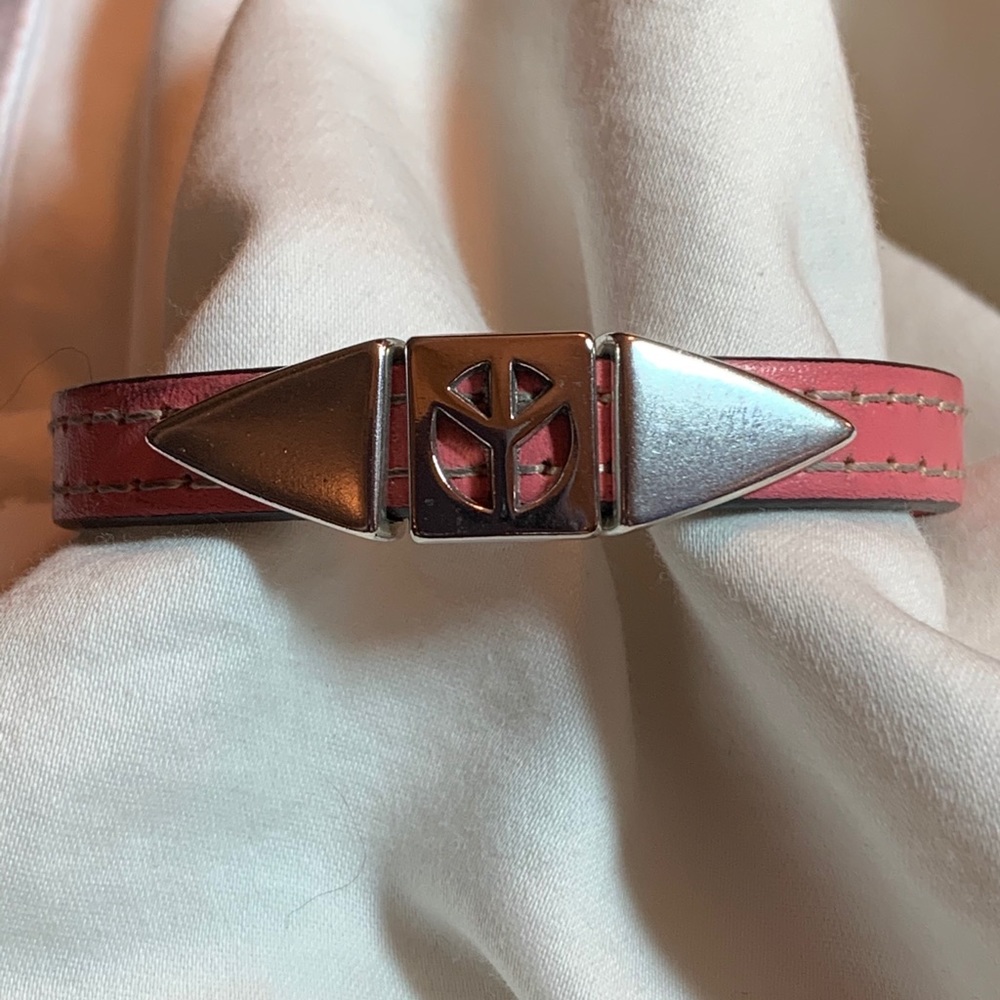 Leather peace bracelet